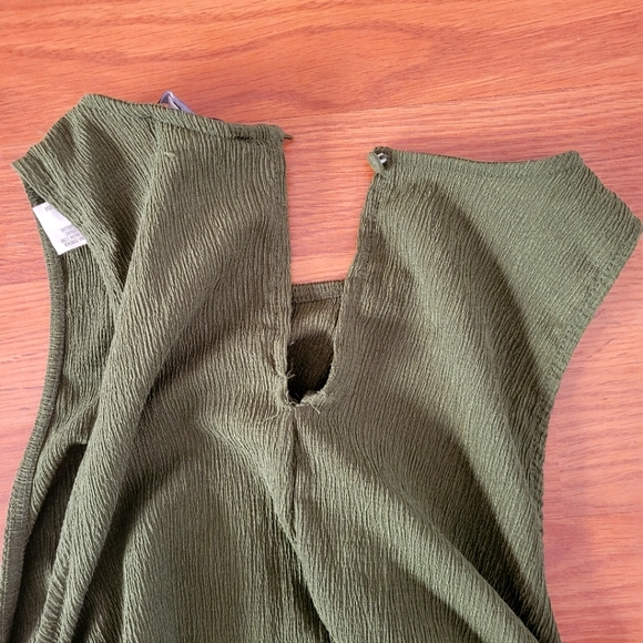 Dress - Picture 3 of 4